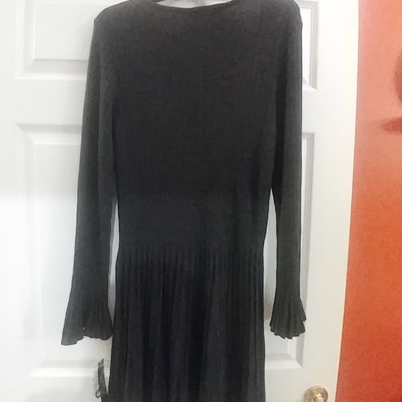 *Tahari Arthur Levine Petite Dress Large - Picture 5 of 7